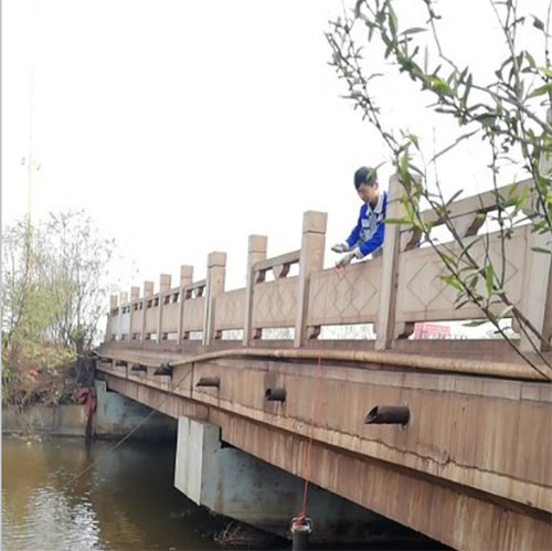 水質檢測現場采樣